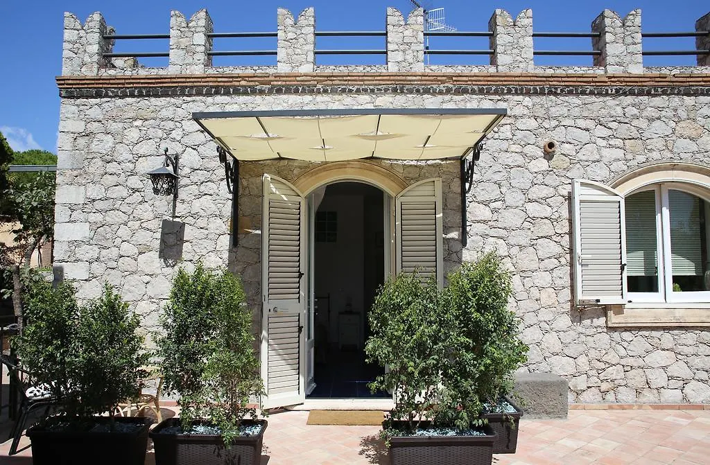 Avocado B&B Beyond Giardini Naxos 2*,  Italien